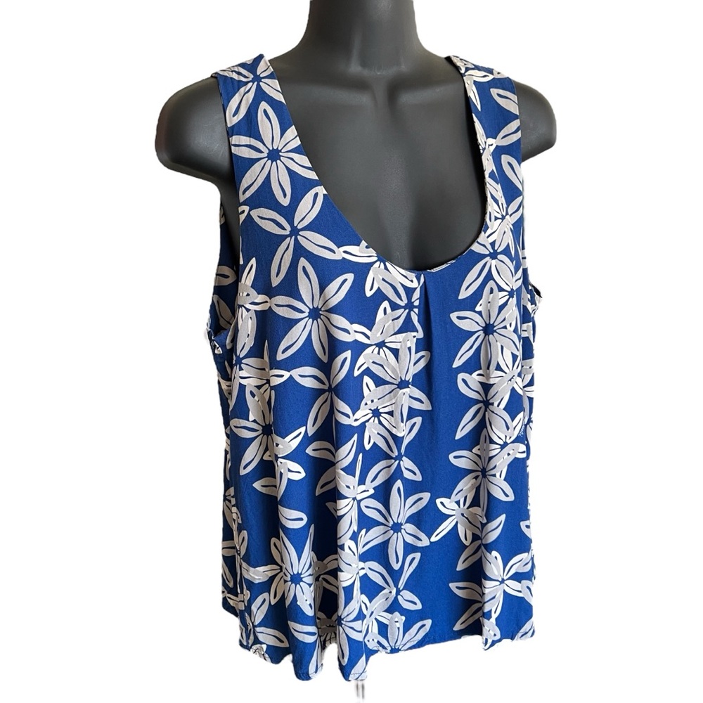 Manuhealii top sleeveless rayon fits Medium /Large
